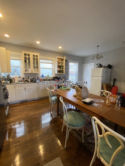 Mission Hill Spacious 4 bed 2 bath available NOW on Parker Hill Ave in Mission Hill!  Boston - $10,500